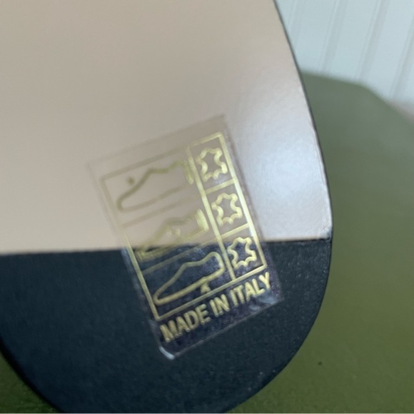 NWT Andrea Gomez DAKOTA Ballet Flat Mary Janes in Black Leather with Pearl Deco - Picture 7 of 12